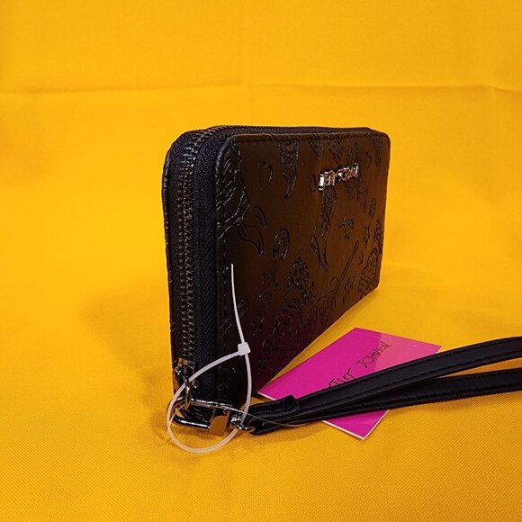 Betsey Johnson Skull Cowboy Western Black Wallet Wristlet Zip Around NEW - Picture 4 of 14